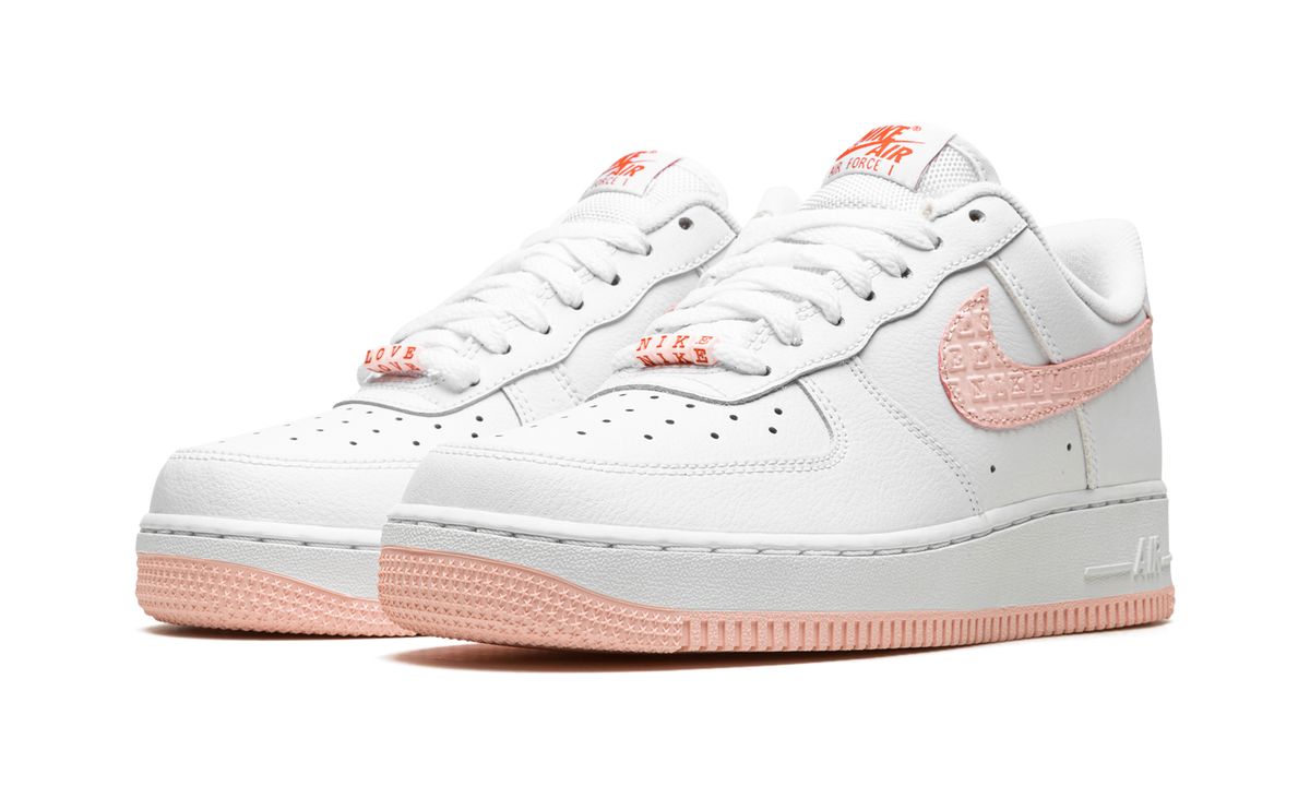 AIR FORCE 1 LO MNS WMNS "Valentine's Day 2022" DQ9320 100